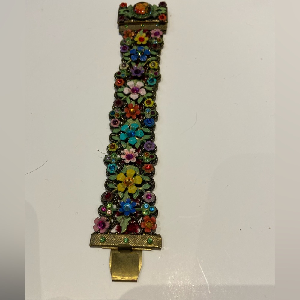 Jeweled bracelet